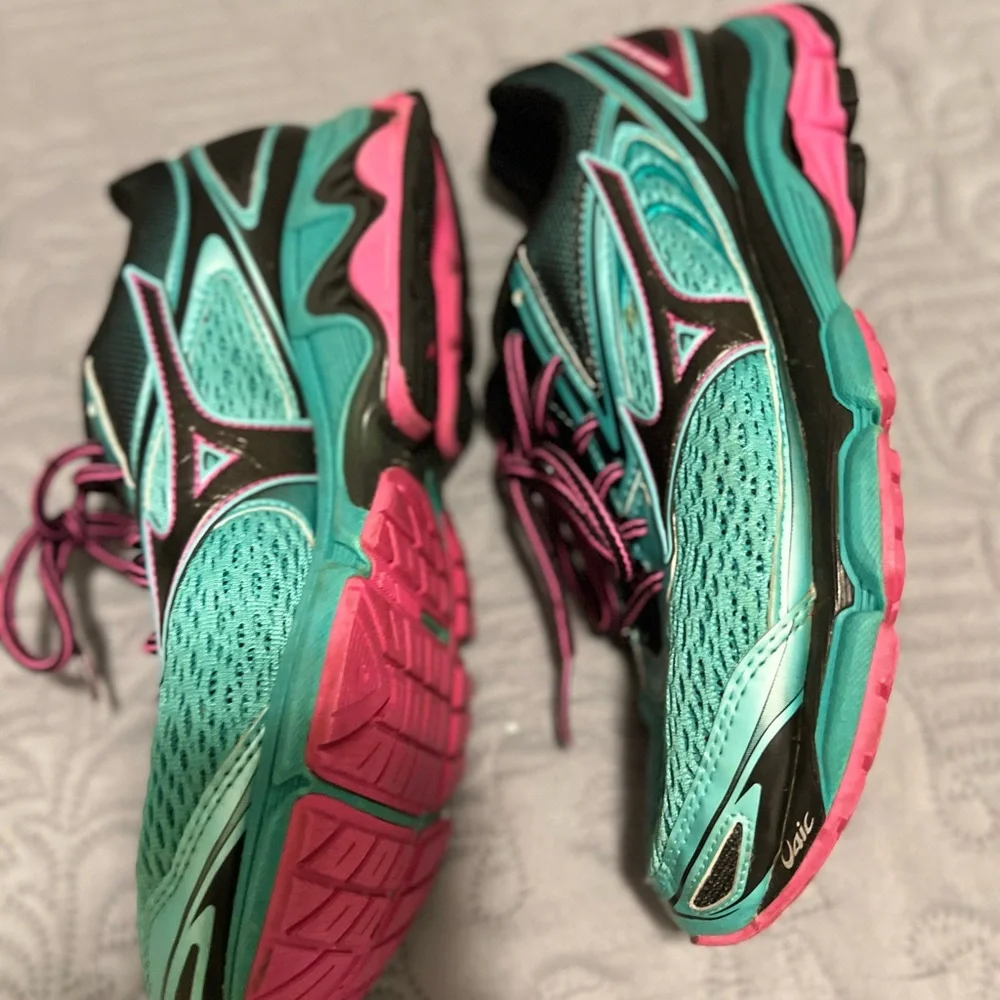 Mizuno Wave Rider 19 - Picture 2 of 6